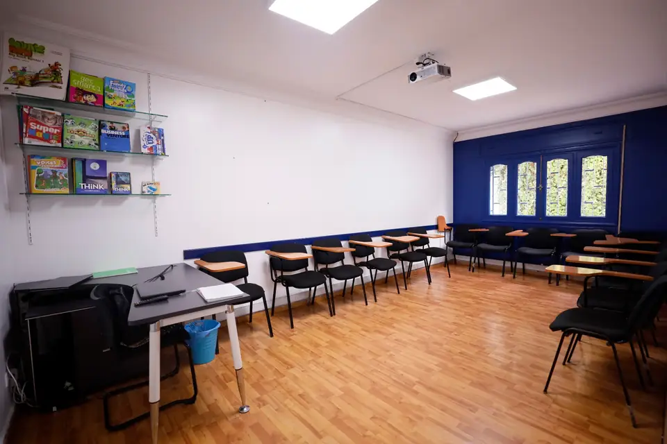 قاعة الدرس في مركز Future Learning Center بطنجة
