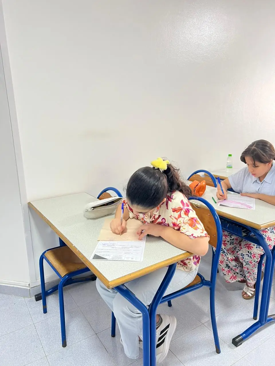 Élèves en séance de soutien scolaire à Tanger